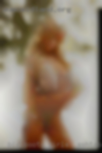 Big booty small girls in Ashtabula boobies, I'll  be yours.